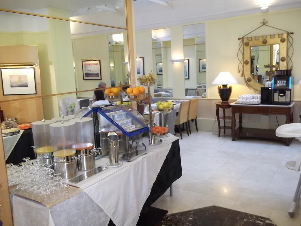 Maison Mere Paris Bagian luar foto